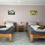 Gaestehof Huber Apartment Forstern